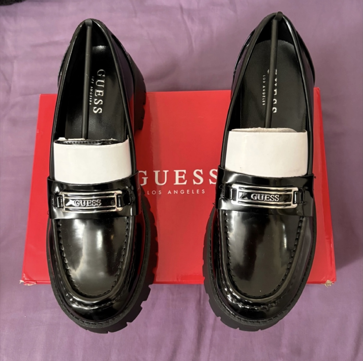 Women’s GUESS Black faux leather Loafer- Size 8