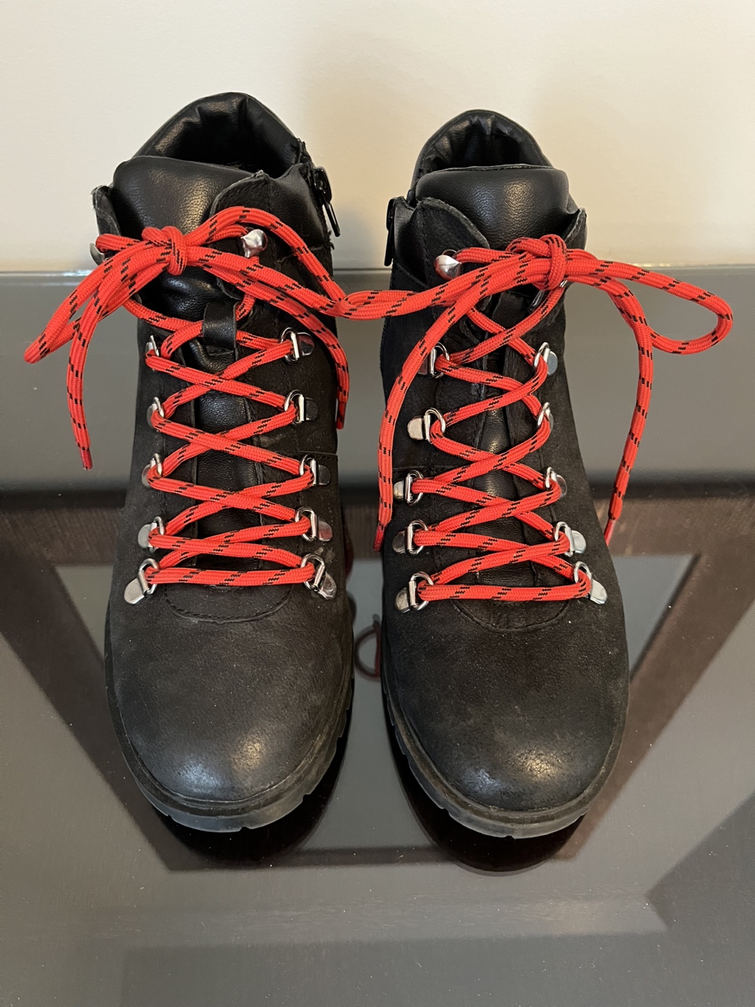 Black Boots with Red Laces - photo 2