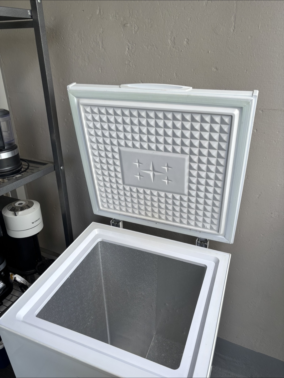 Insignia Chest Freezer - photo 2