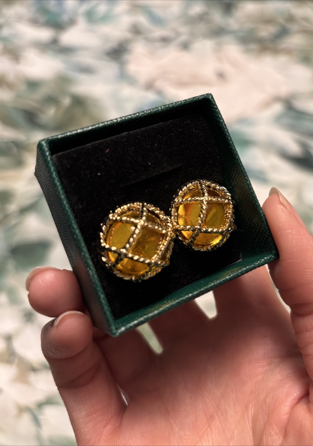 Vintage Gold-Toned Earrings - photo 2