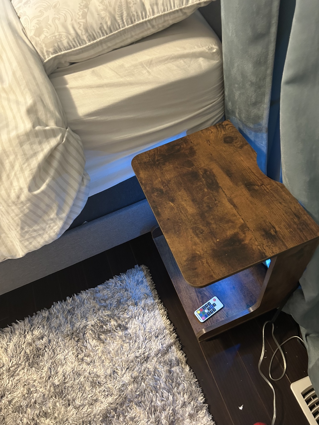 2 x Bedside Tables With LED Lights - photo 2