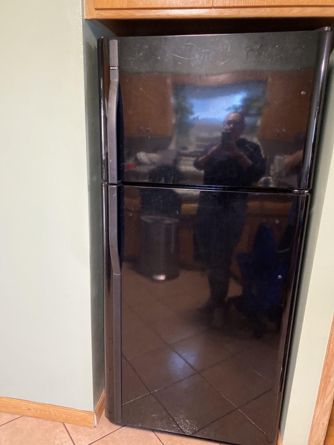 Black Stove, Microwave, and Refrigerator Bundle - photo 2