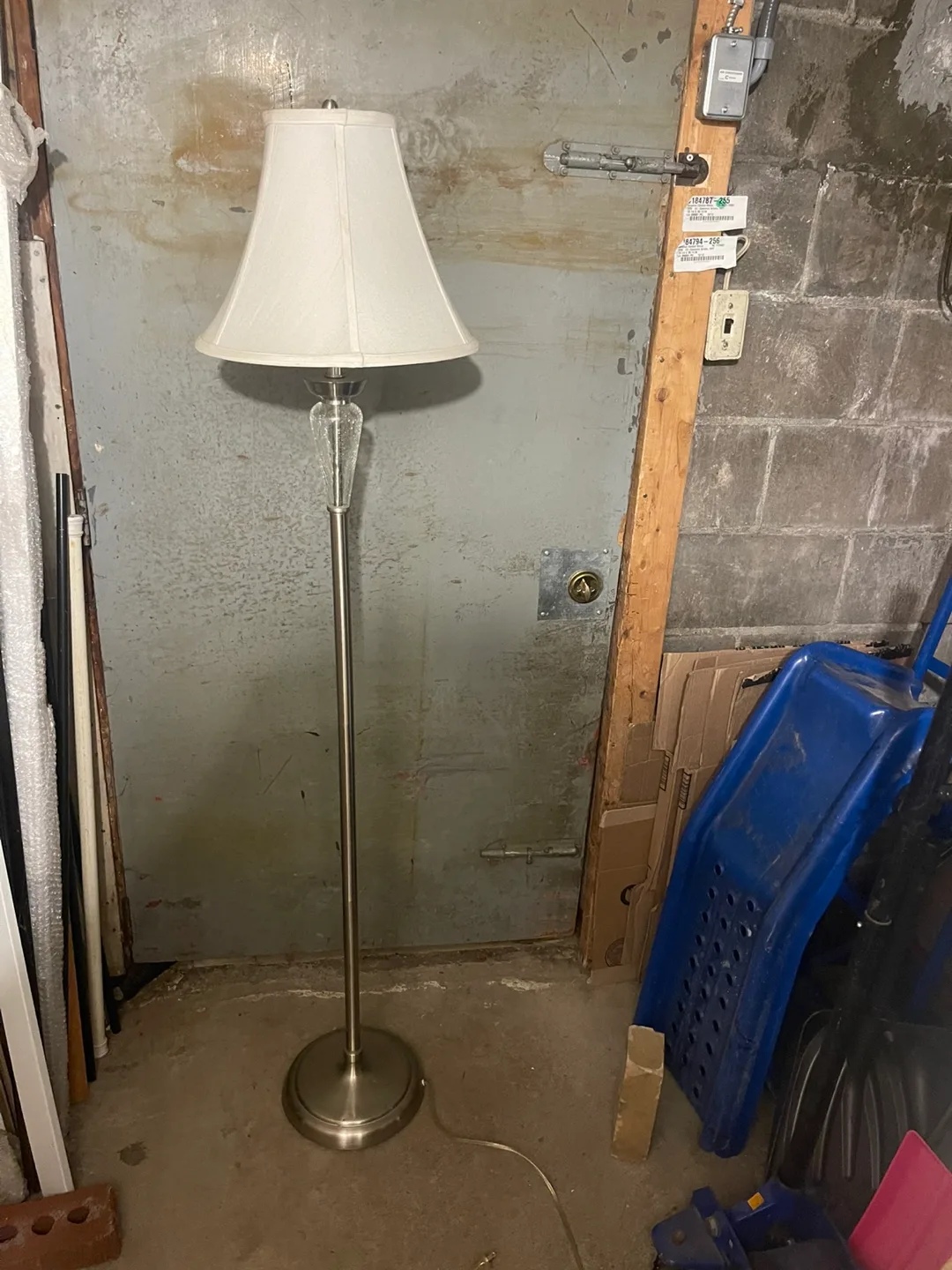 Floor Lamp thumbnail