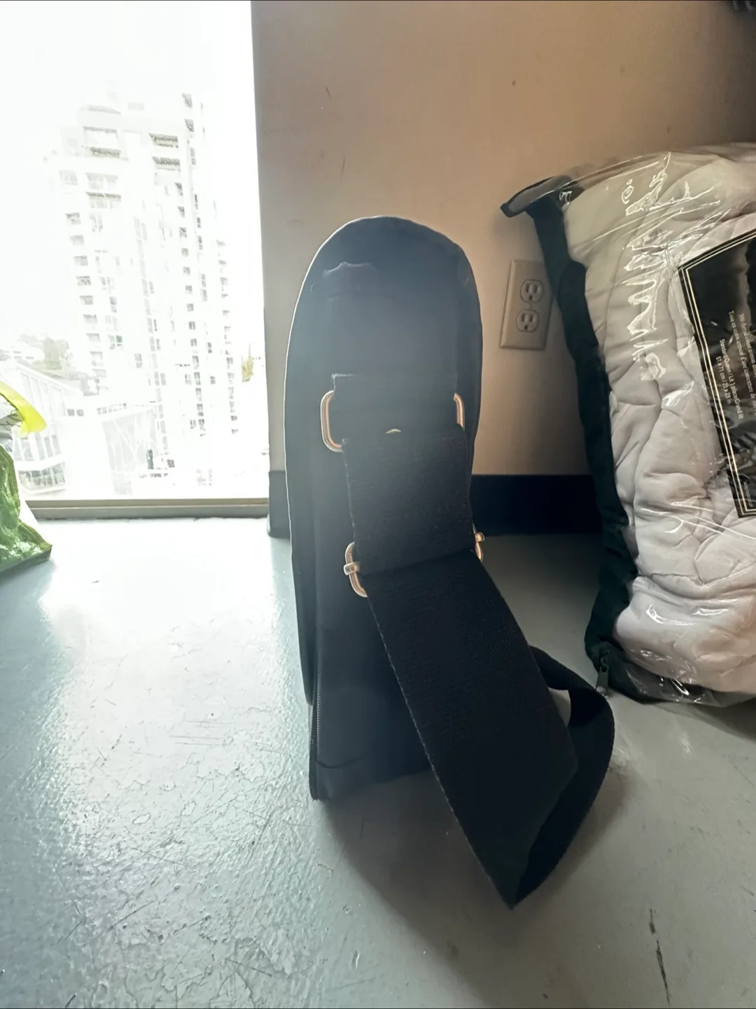 Black computer Bag image indicator(2)