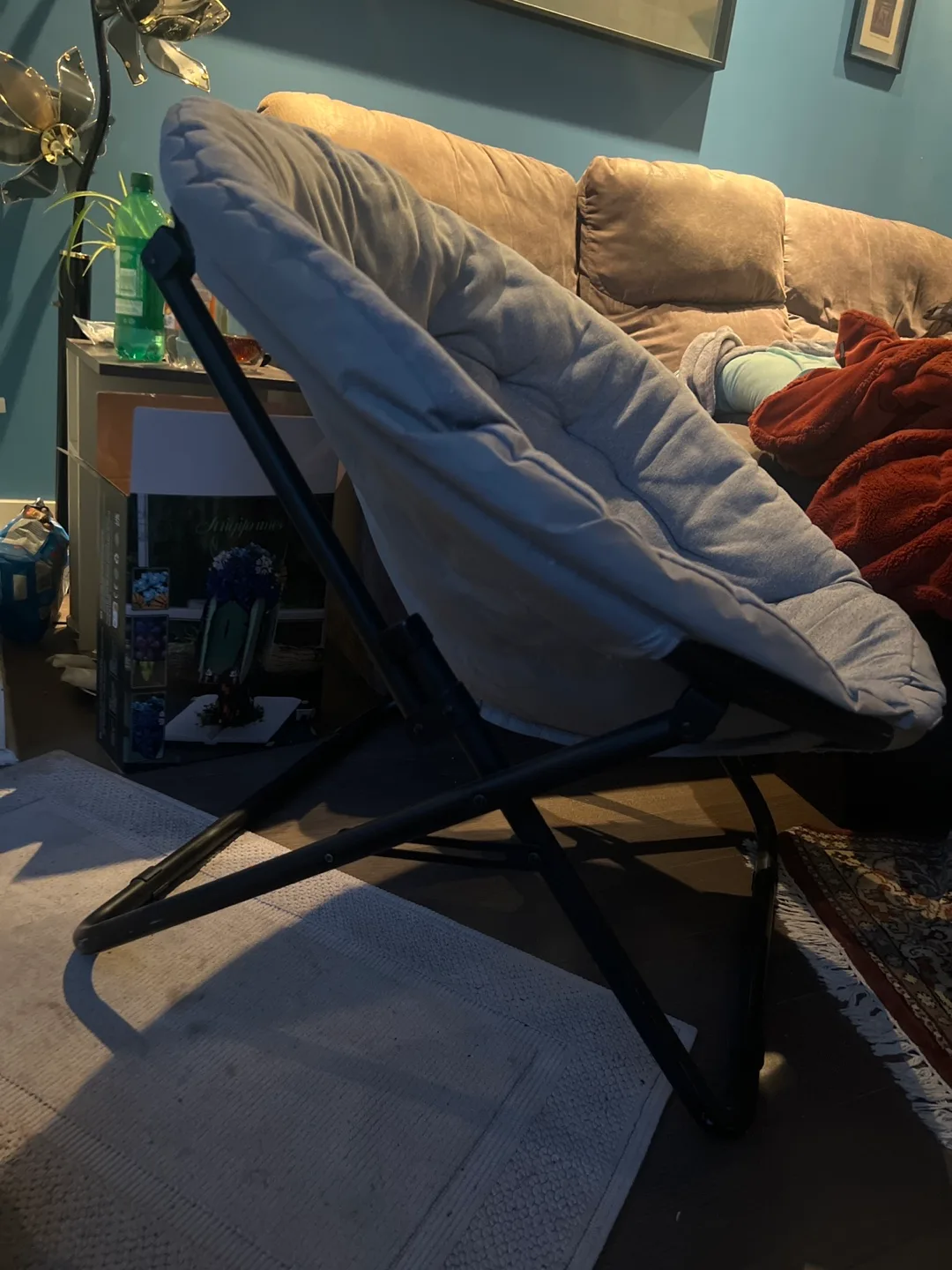 Grey saucer chair image indicator(2)