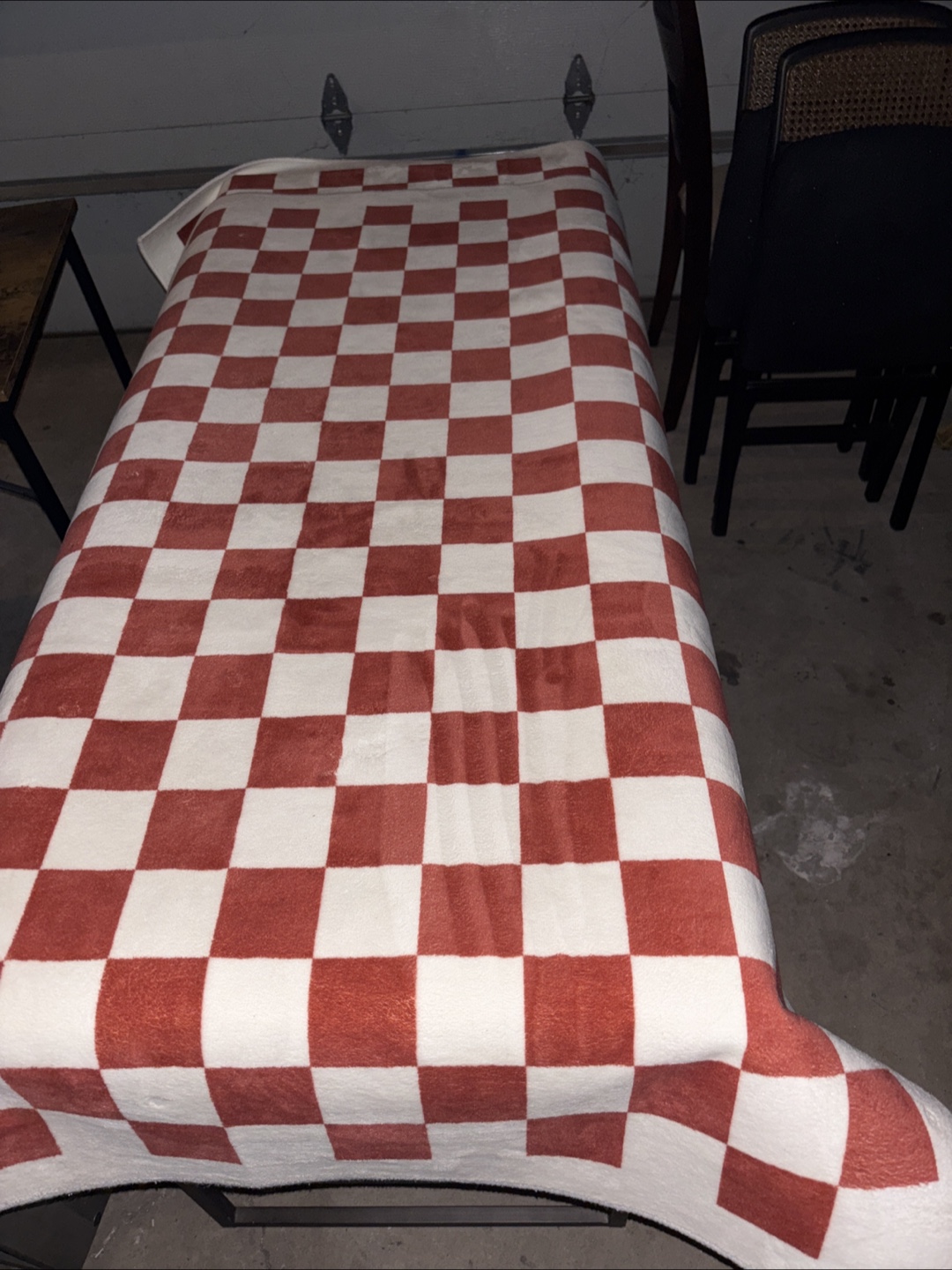 2 matching small rugs