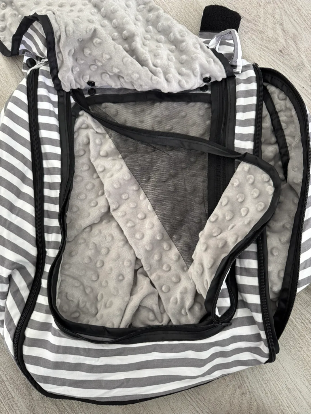 Striped carseat cover image indicator(3)