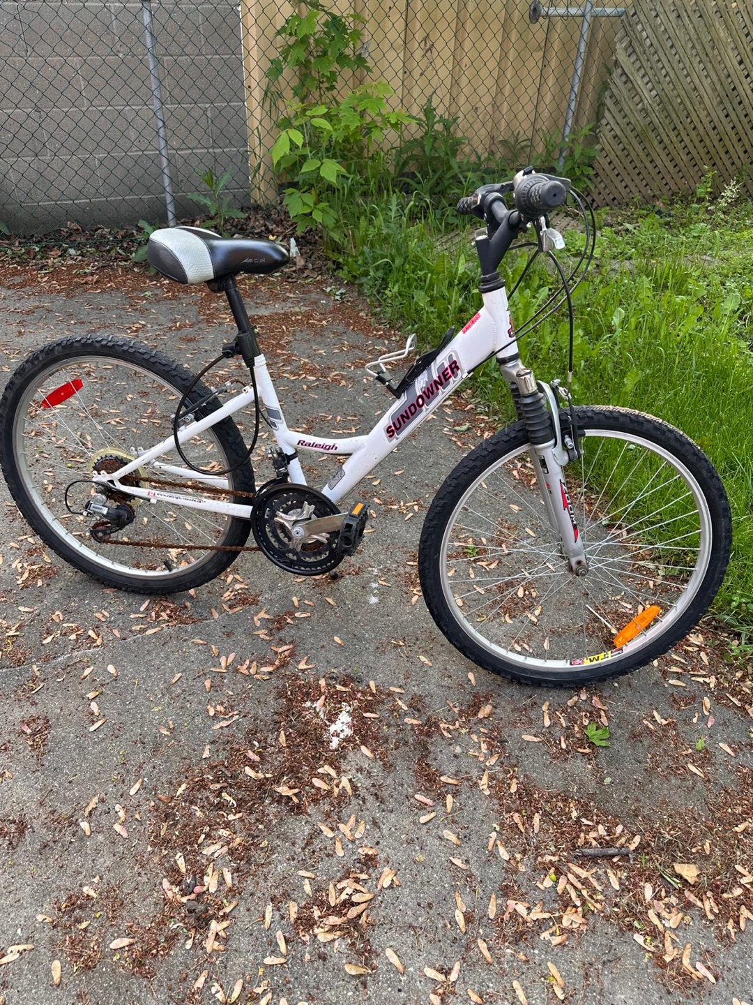 Raleigh Sundowner Mountain Bike - photo 4