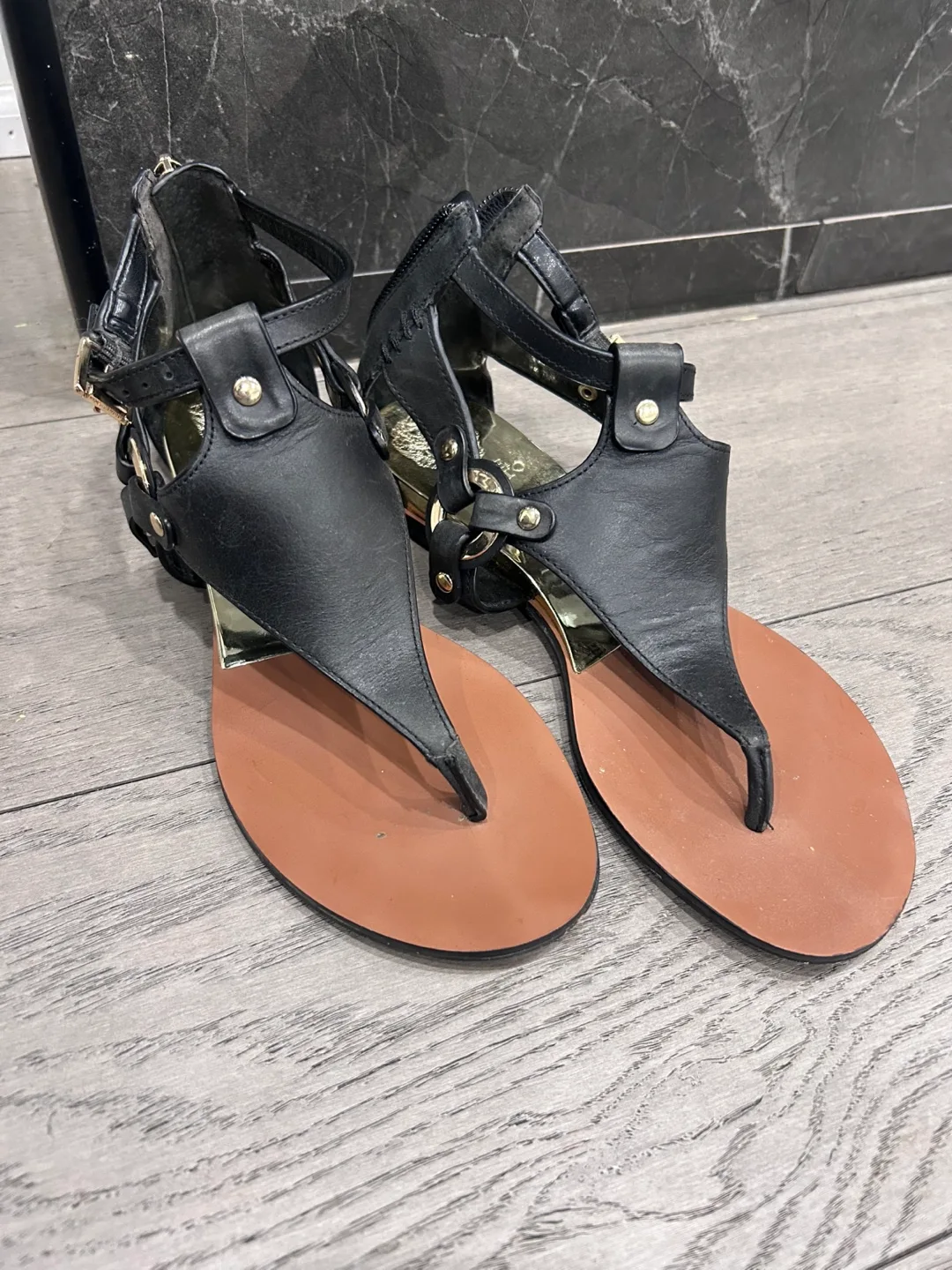 Vince Camuto Black Sandals image indicator(2)