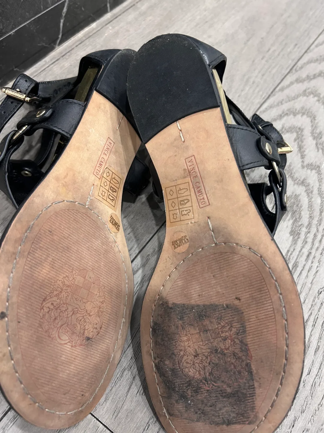 Vince Camuto Black Sandals image indicator(5)