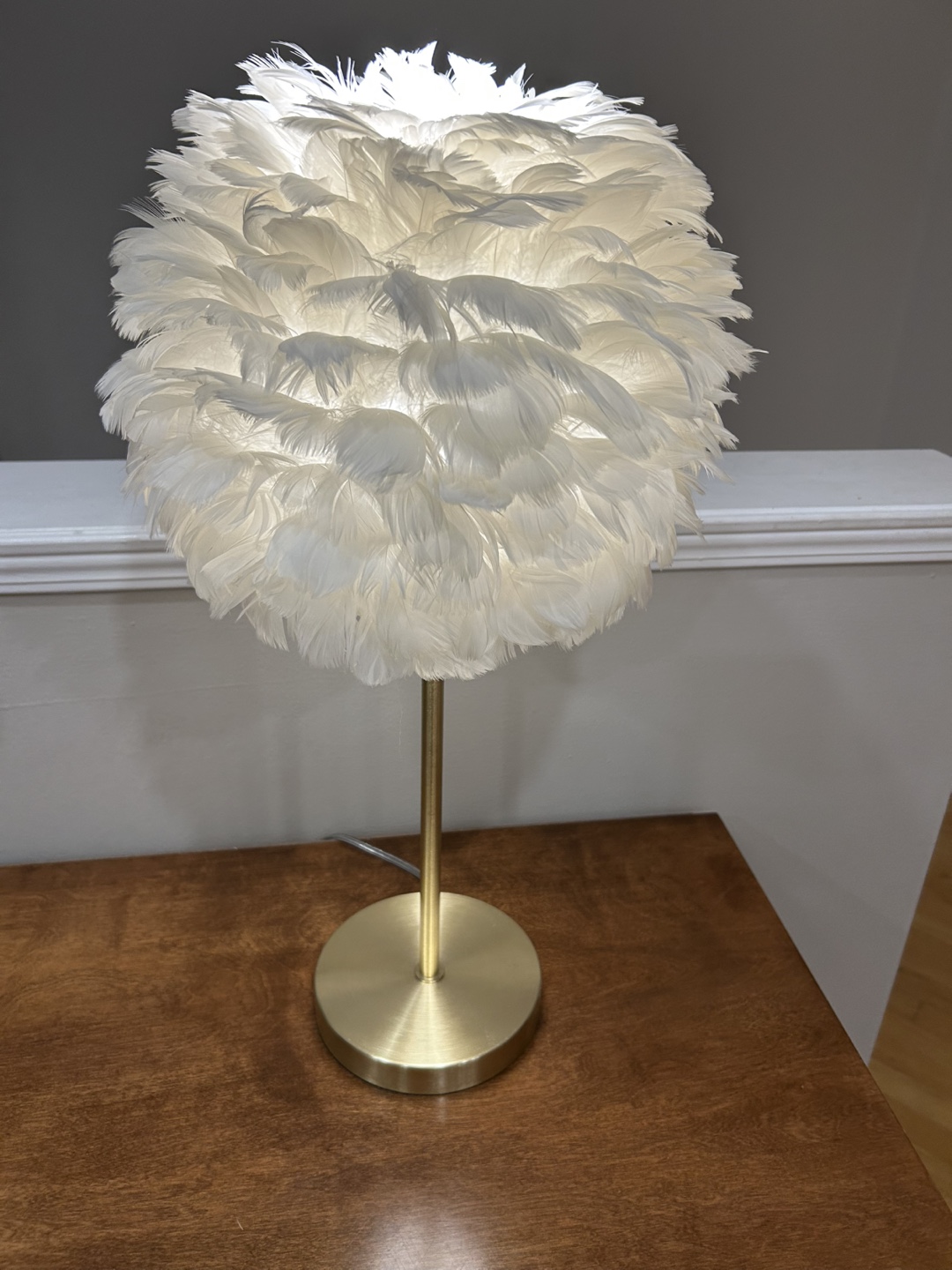 White Feather Shade Table Lamp - photo 2