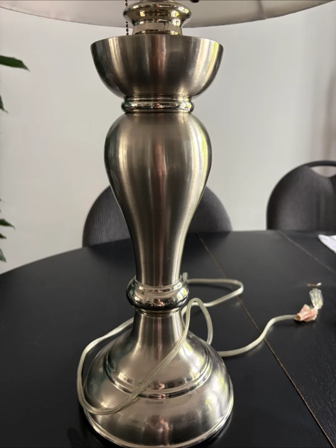 Classic Table Lamp with White Shade image indicator(3)