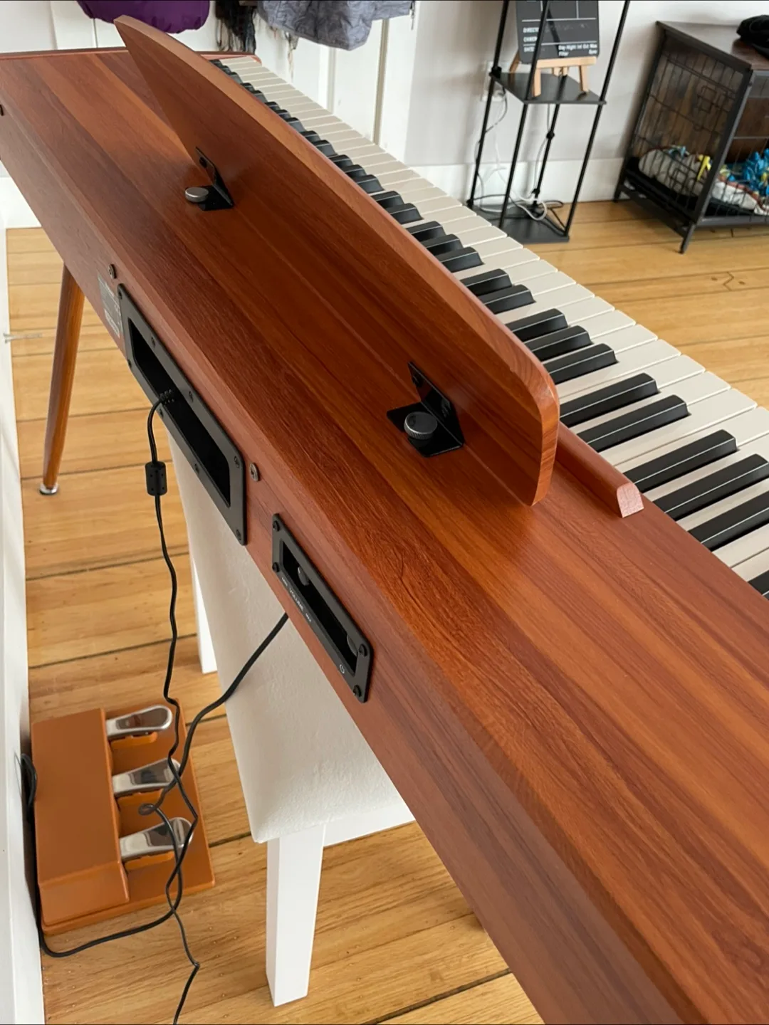 Beautiful Donner 88 Key Digital Piano with Bench image indicator(3)