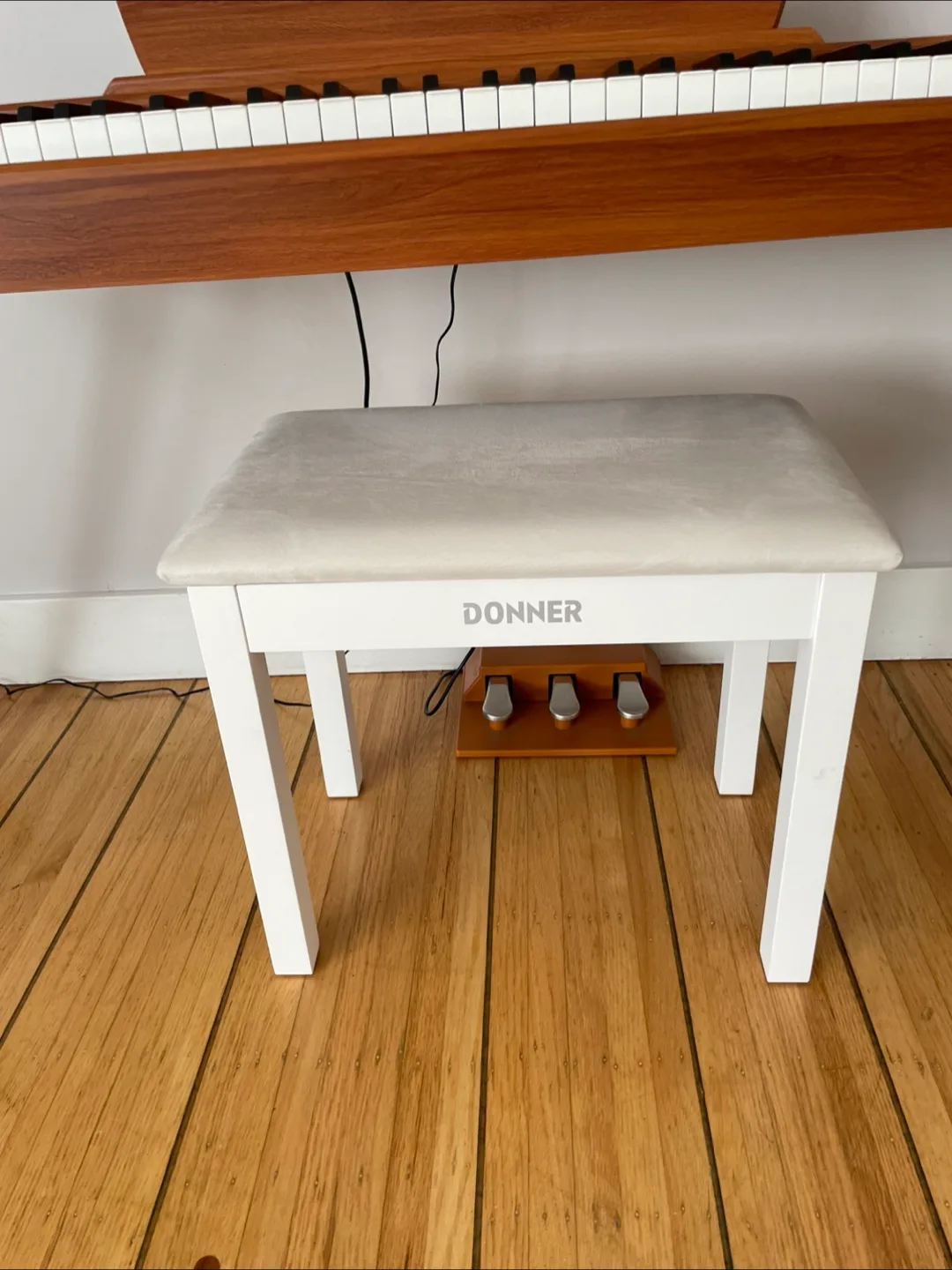 Beautiful Donner 88 Key Digital Piano with Bench image indicator(5)