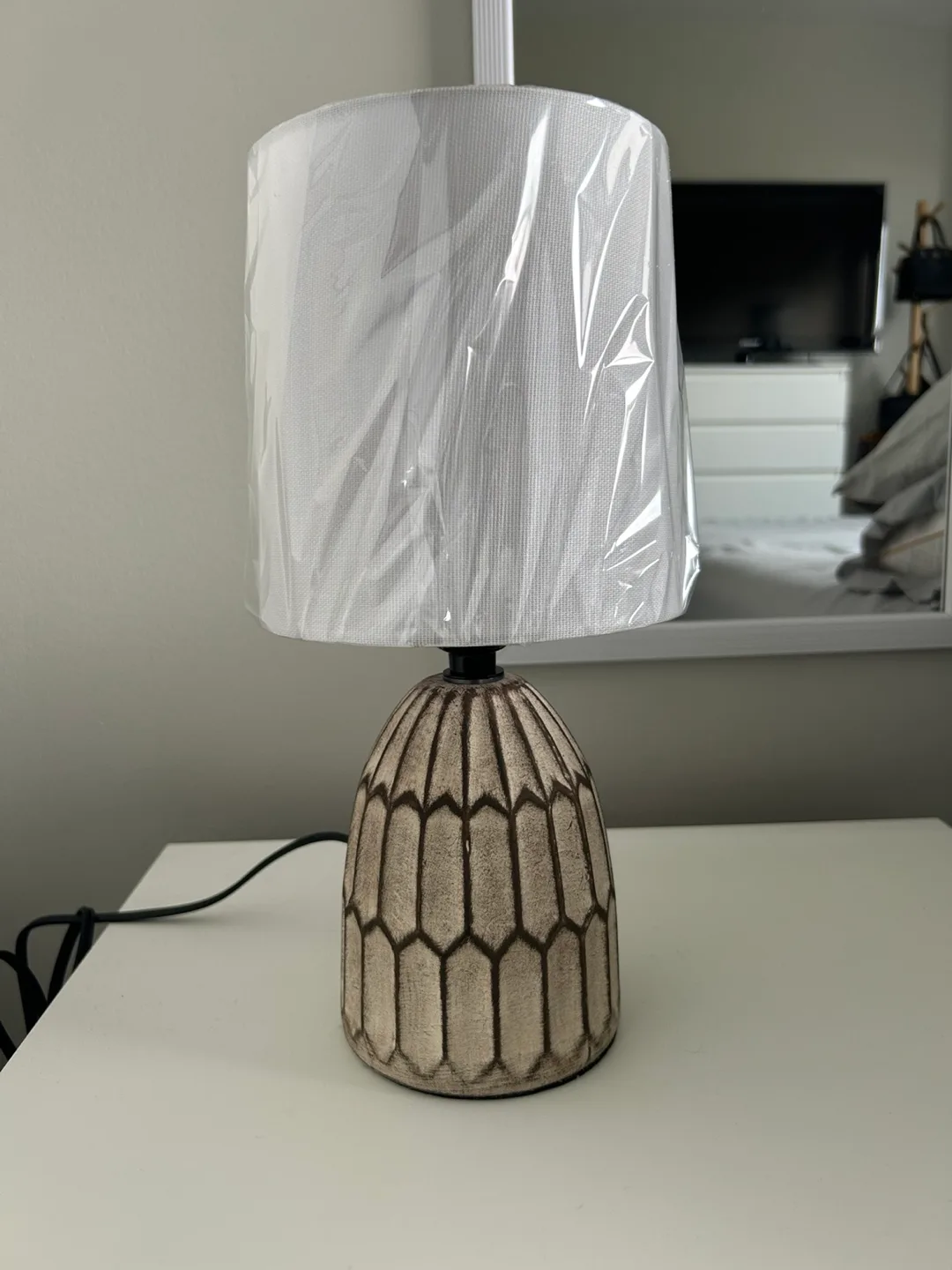 Brand new Set of 2 Ceramic Table Lamps image indicator(4)