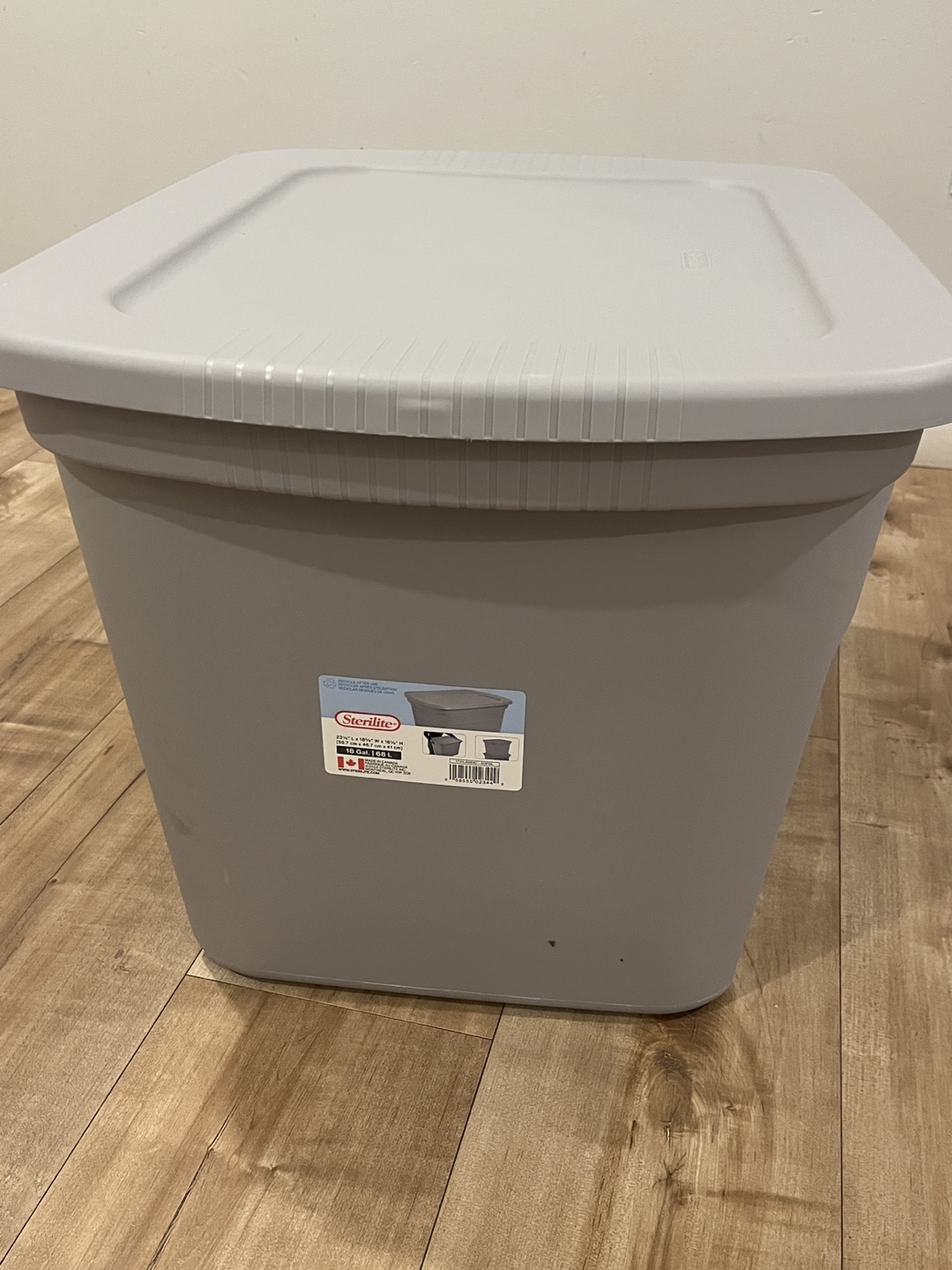 Sterilite Storage Bin with Lid
