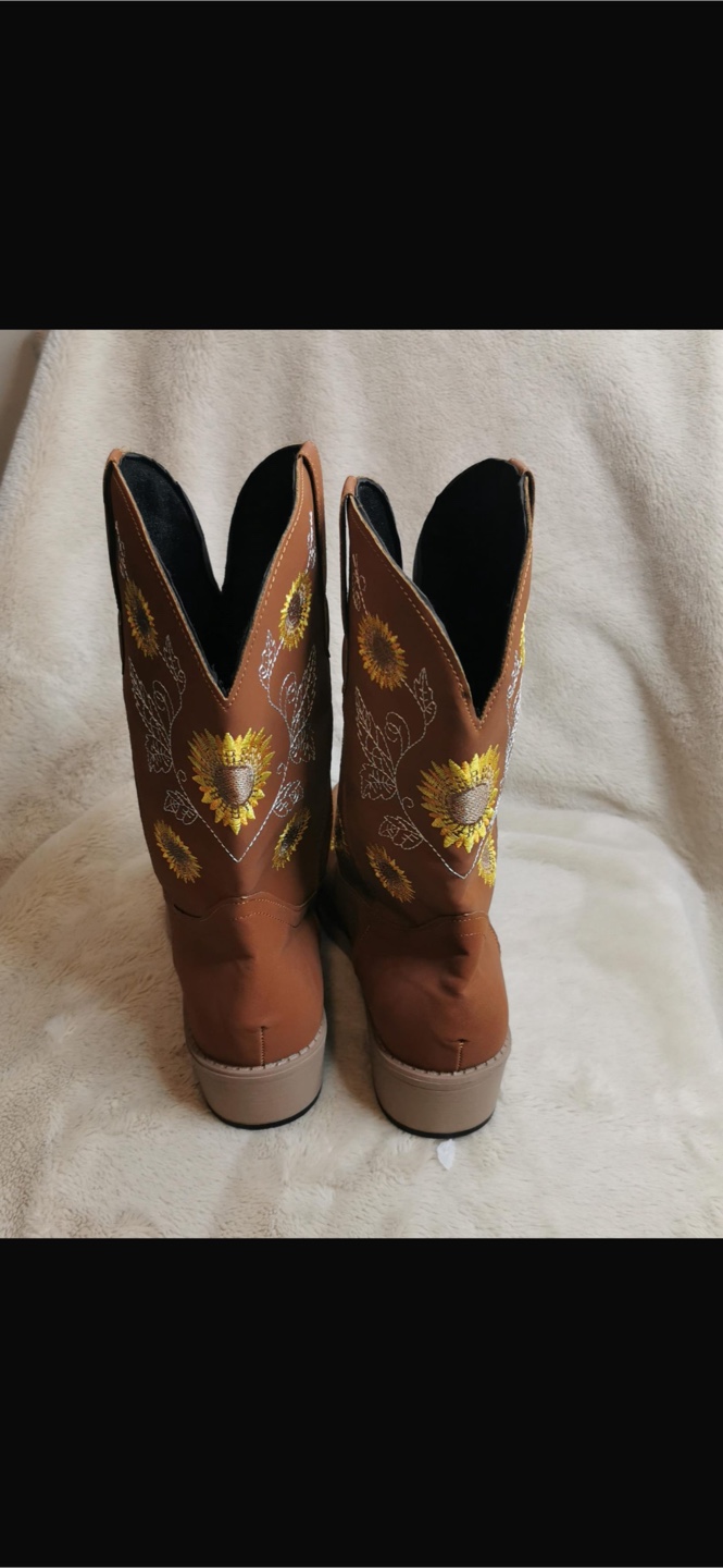 NEW! Sunflower Embroidered Cowboy Boots - photo 5
