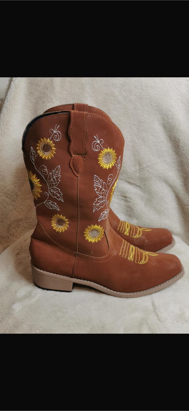 NEW! Sunflower Embroidered Cowboy Boots - photo 4