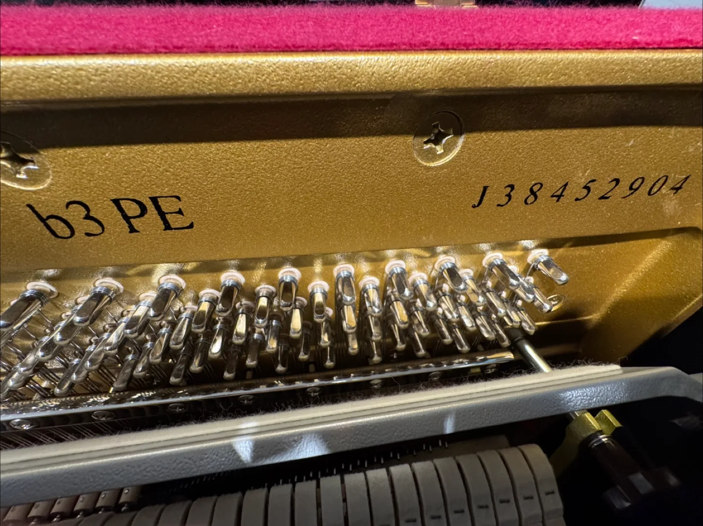 Yamaha B3 Upright Piano image indicator(7)