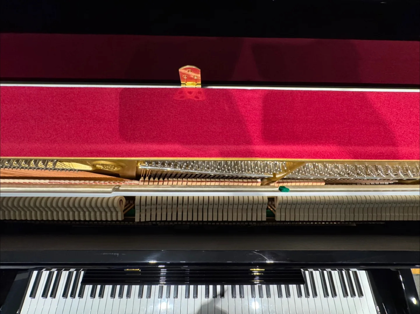 Yamaha B3 Upright Piano image indicator(8)