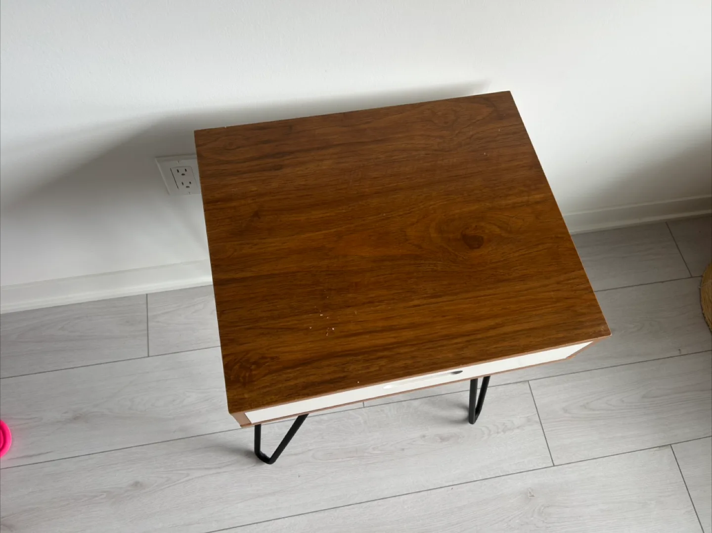 Mid-Century Modern Side Table image indicator(3)