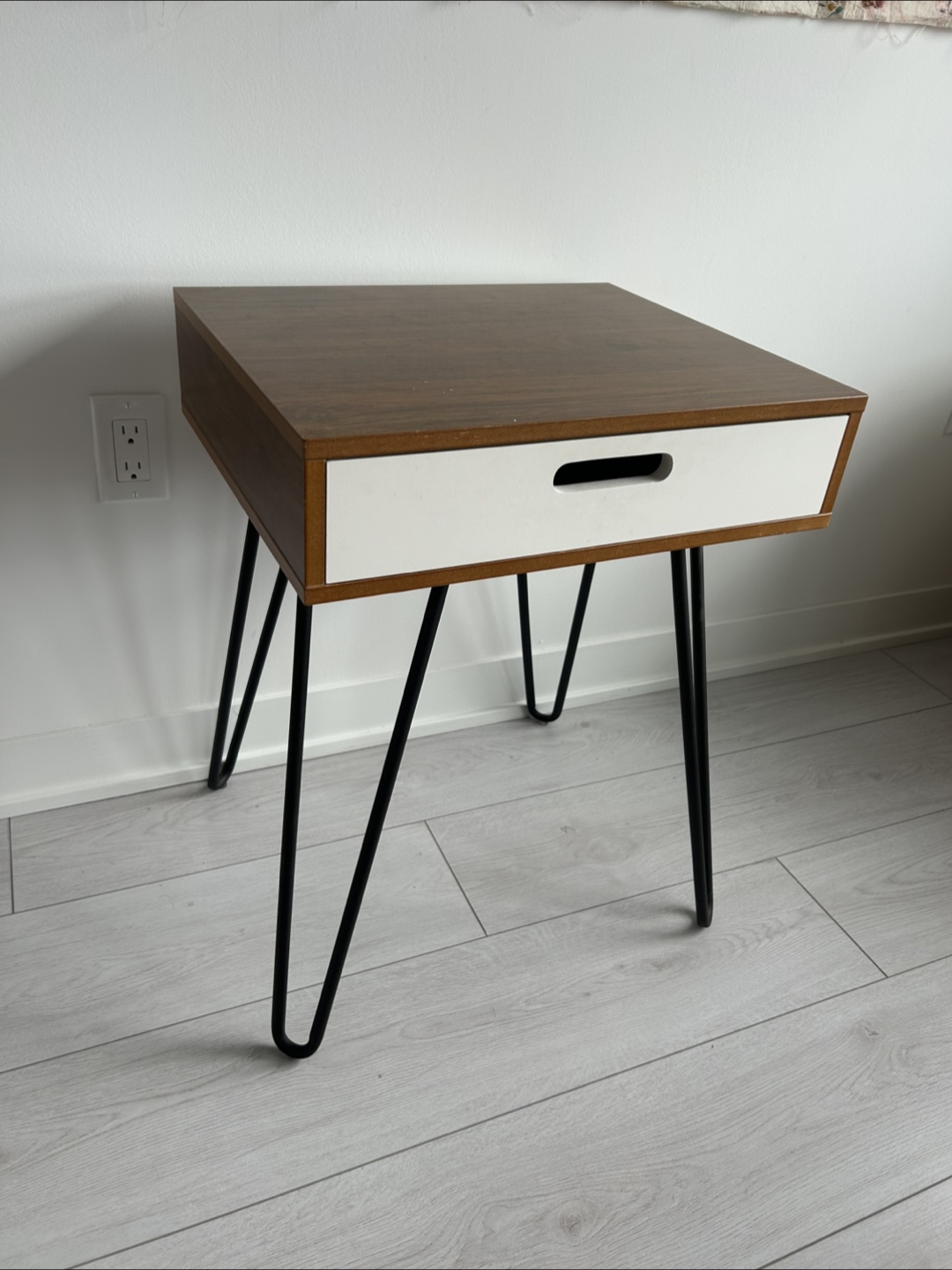 Mid-Century Modern Side Table - photo 2