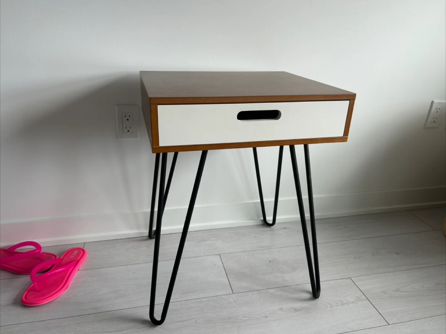 Mid-Century Modern Side Table thumbnail