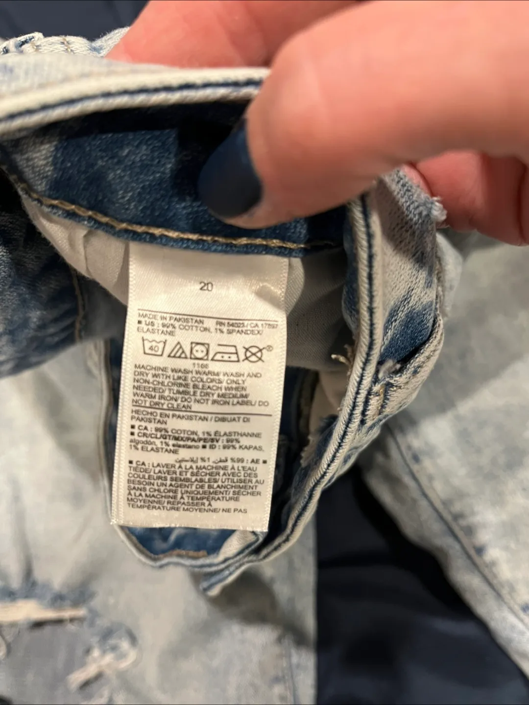 Size 20 Old Navy Straight Leg ripped Jeans image indicator(4)