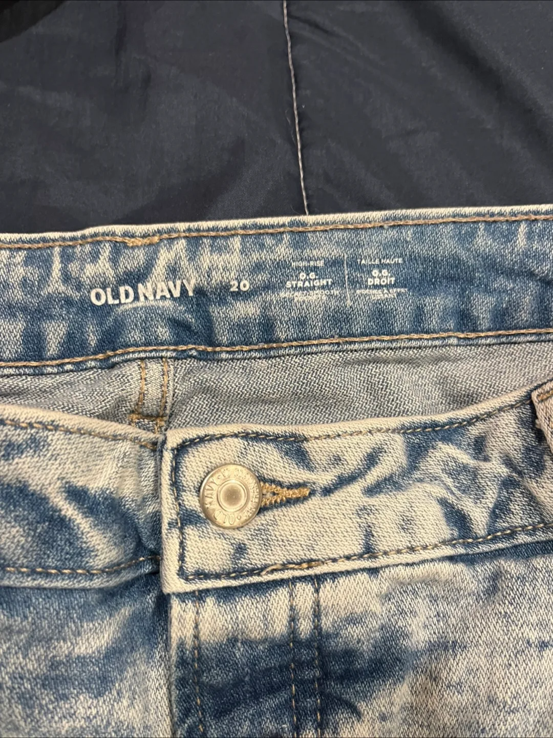 Size 20 Old Navy Straight Leg ripped Jeans image indicator(3)