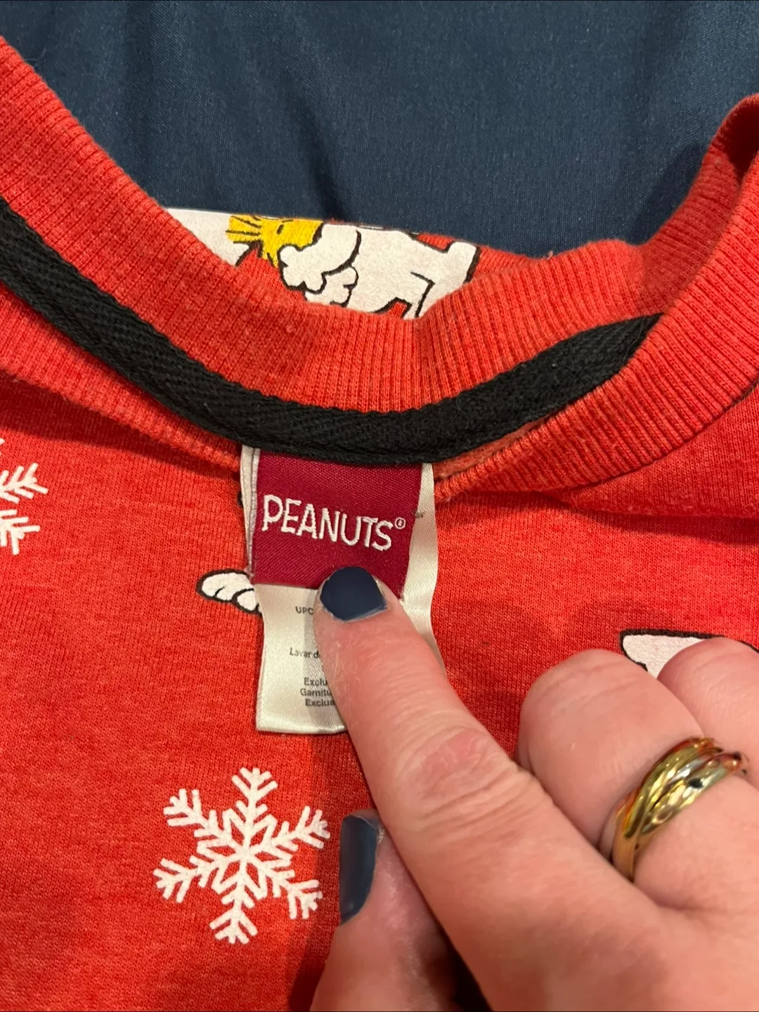 Small Peanuts Christmas Sweater image indicator(6)