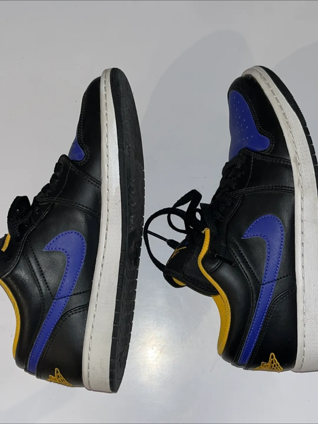 Jordan 1 Low Sneakers 41 (8) image indicator(4)