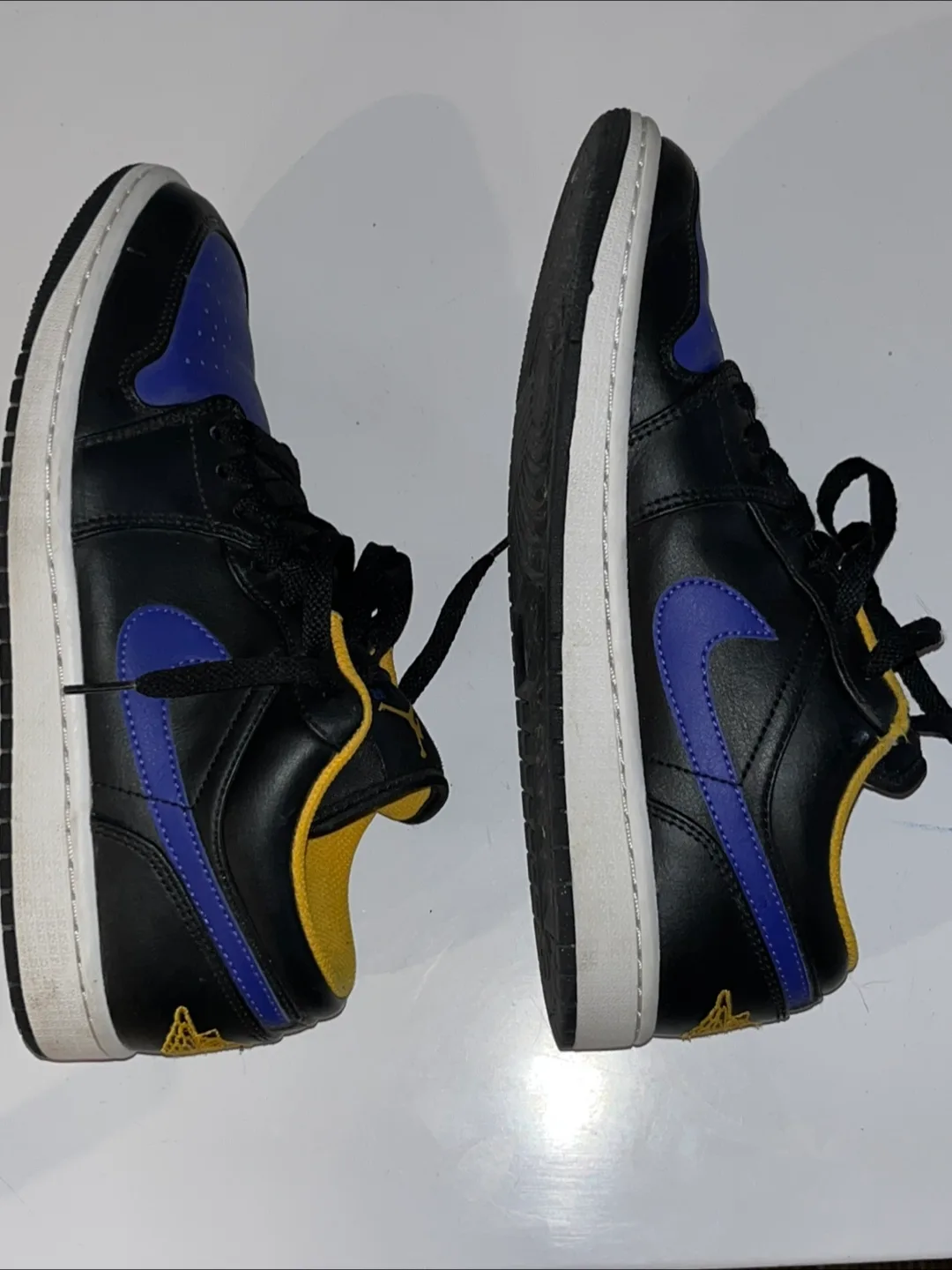 Jordan 1 Low Sneakers 41 (8) image indicator(5)