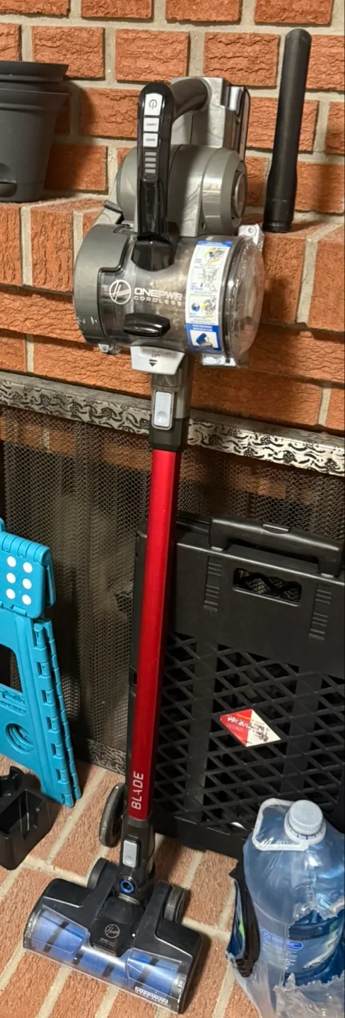 Hoover Blade Cordless Vacuum Cleaner thumbnail
