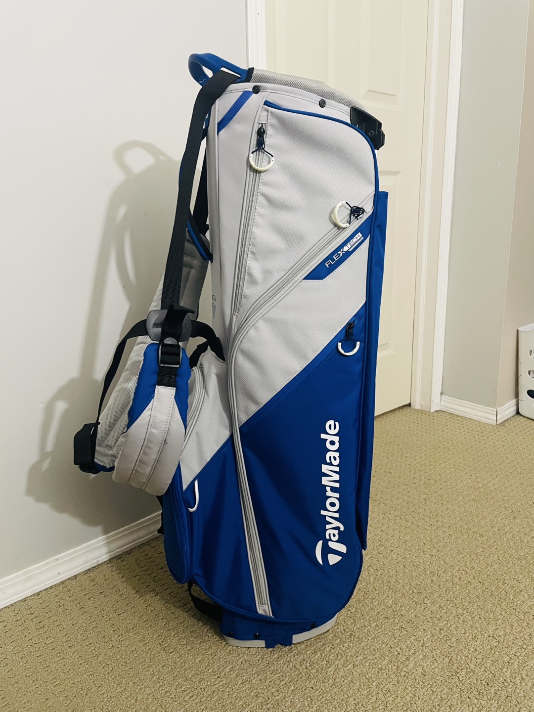 TaylorMade FlexTech Golf Bag