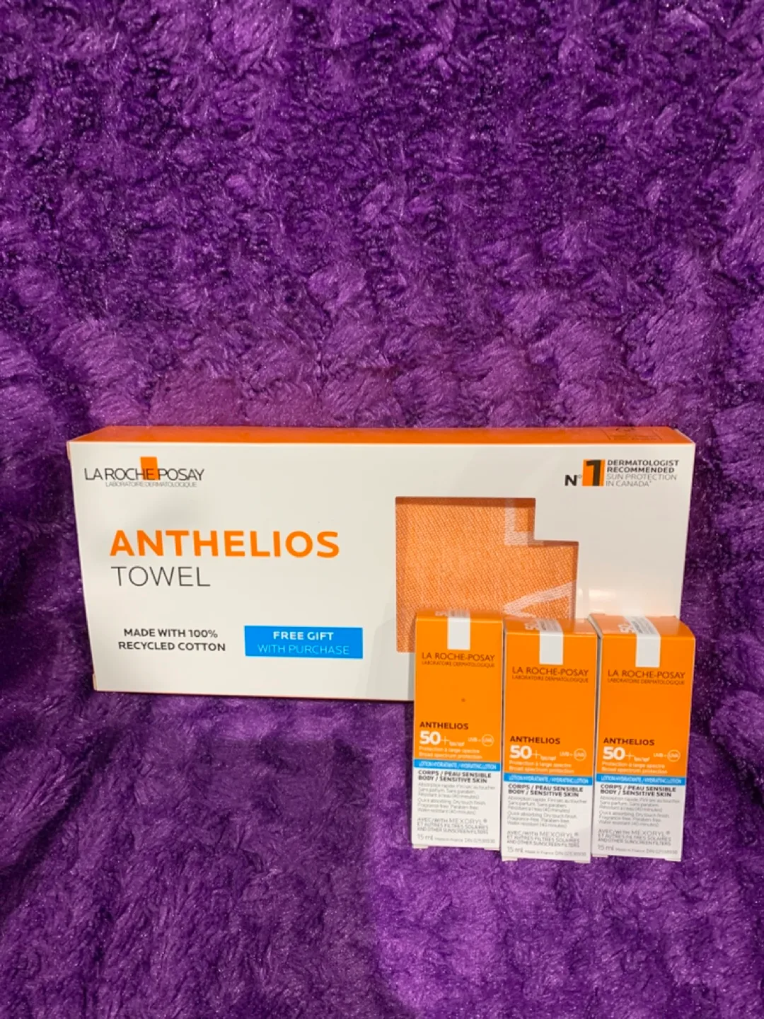 La Roche-Posay Anthelios Set 3 x 15ml plus Free towel thumbnail