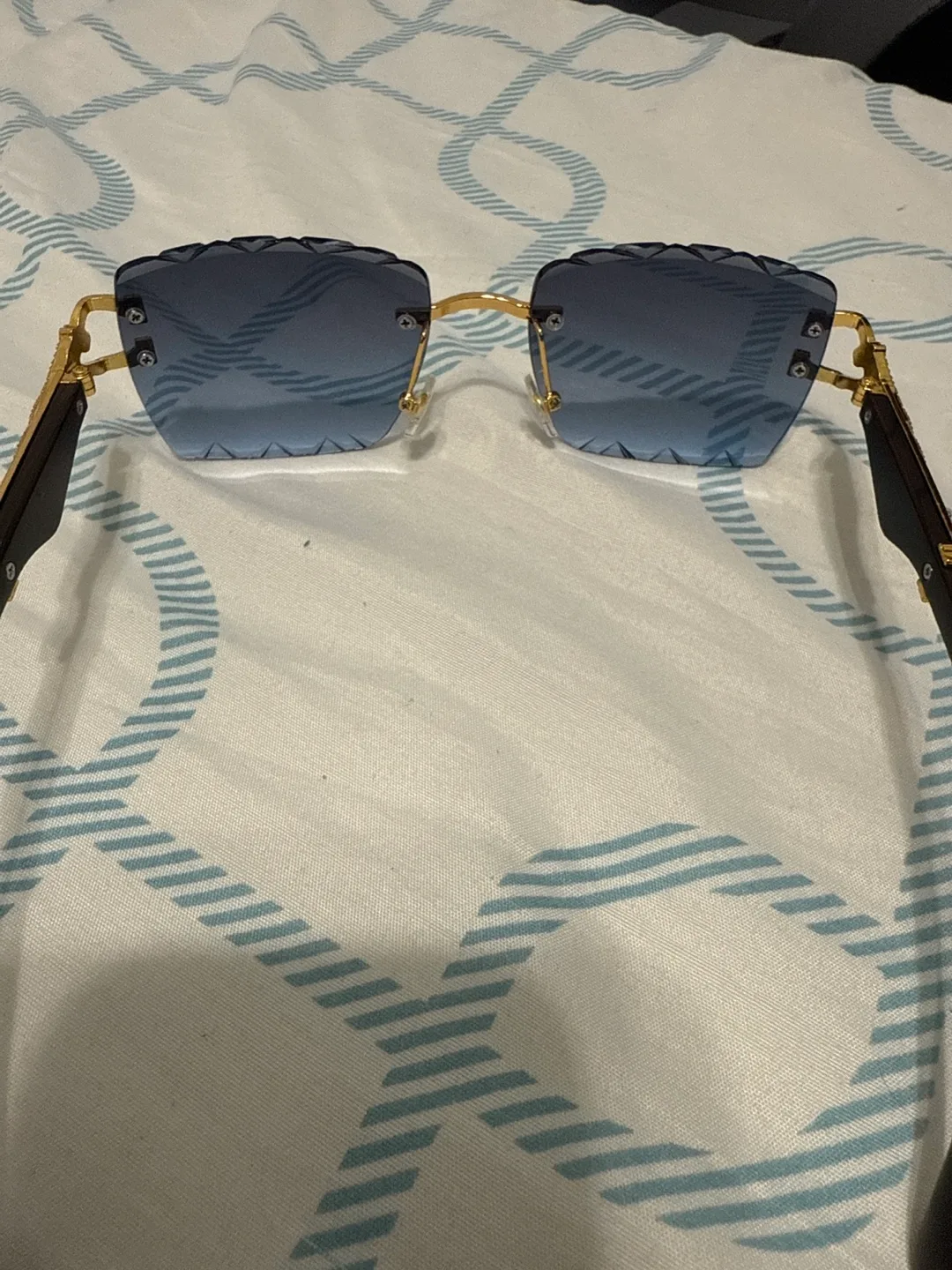 Luxury rimless Sunglasses image indicator(2)