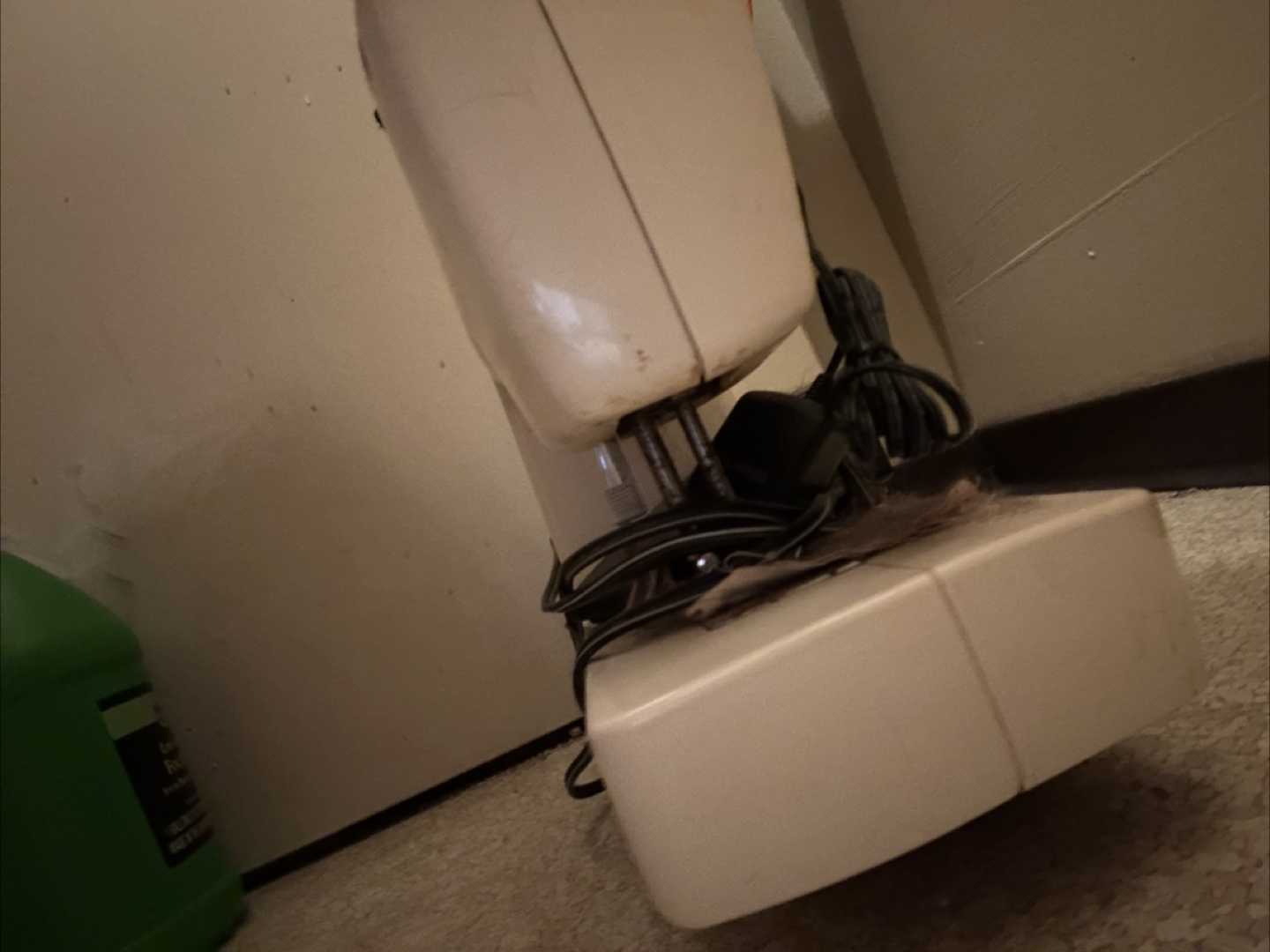 Sewing Machine - photo 4