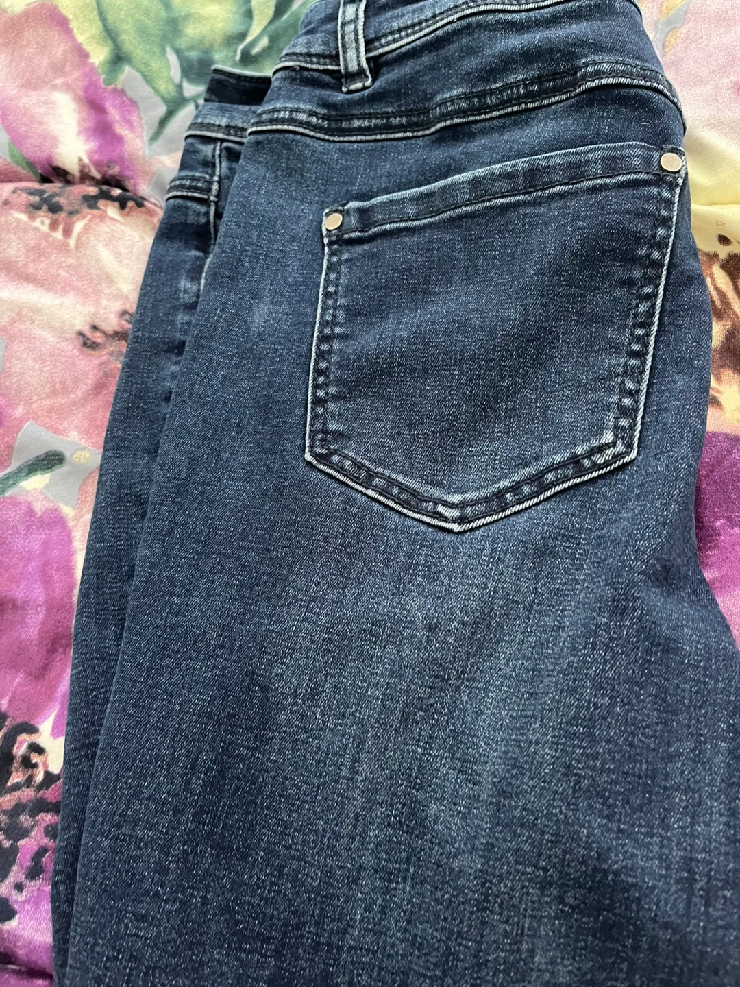 Laura Jeans image indicator(4)