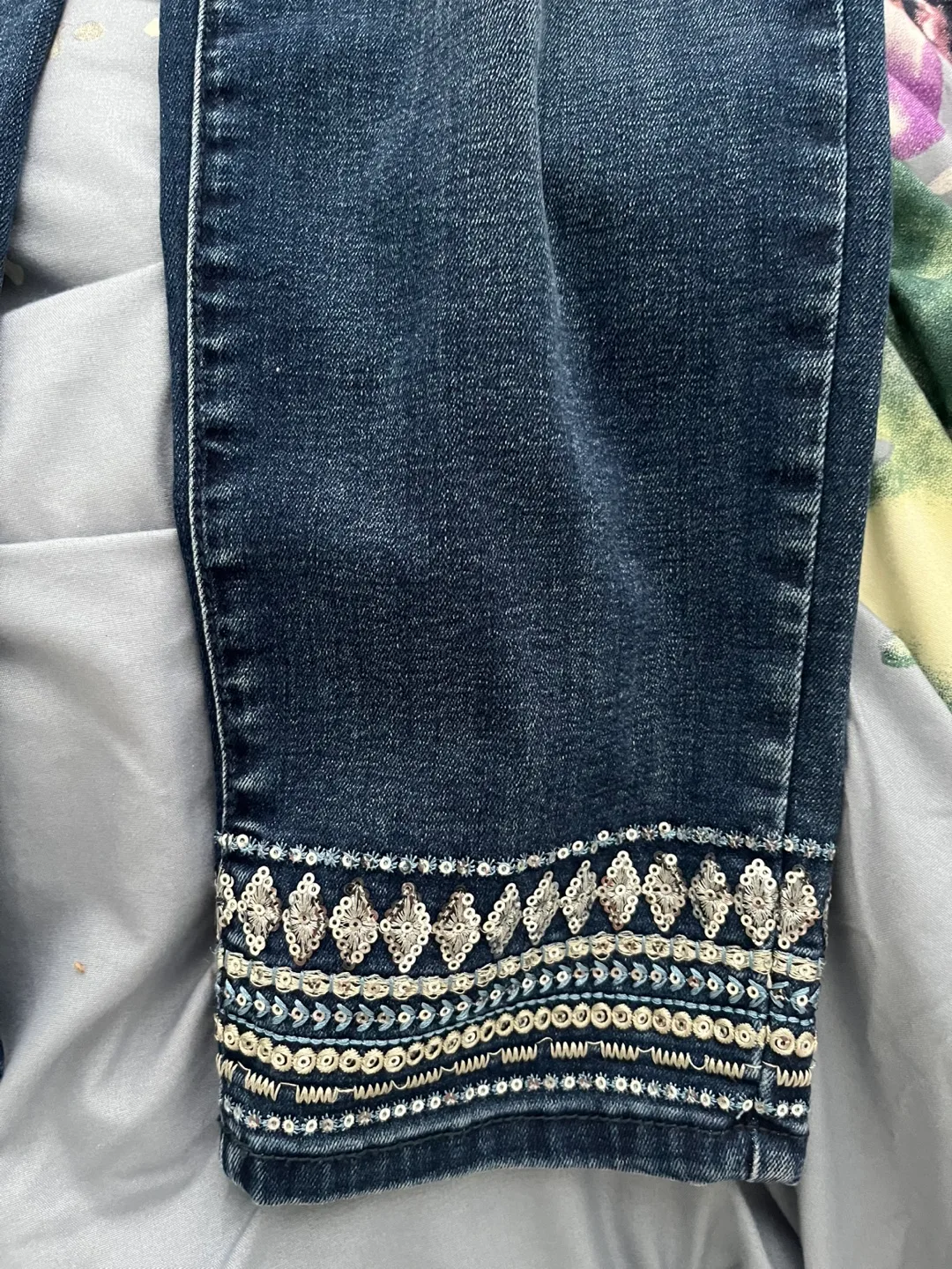 Laura Jeans image indicator(2)