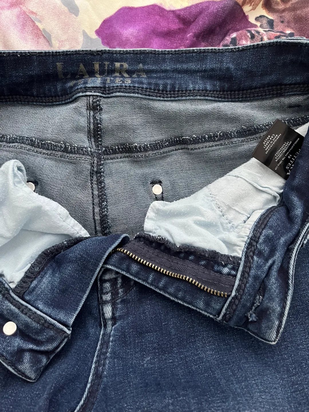 Laura Jeans image indicator(5)