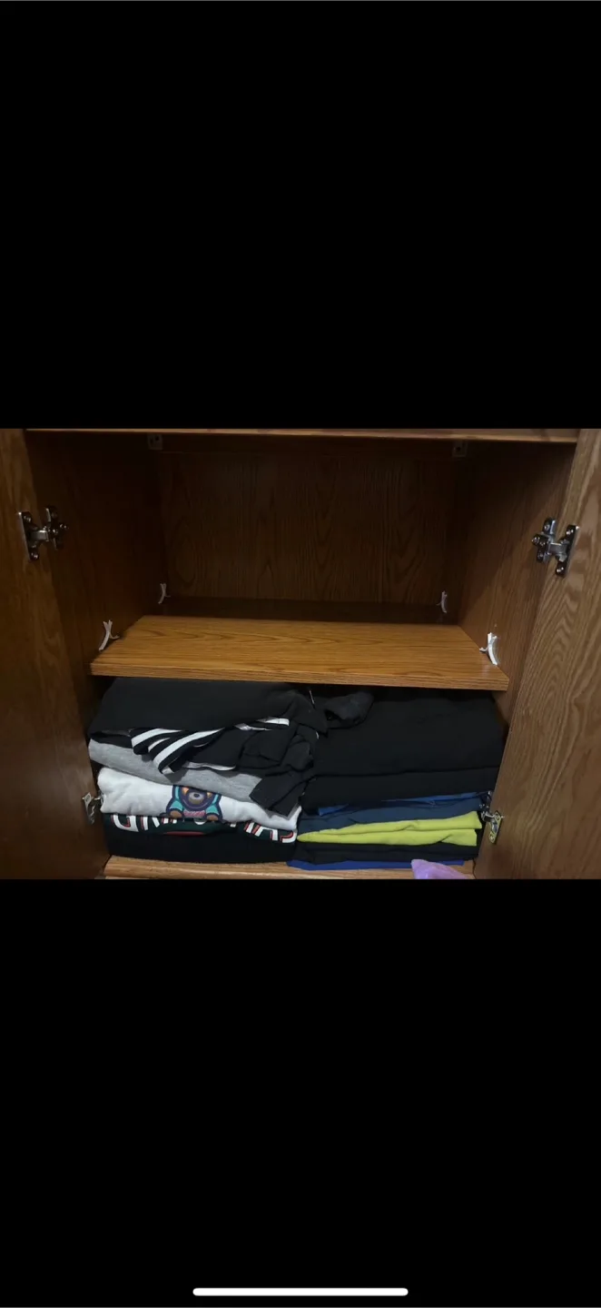 Oak wood Dresser with Storage image indicator(3)