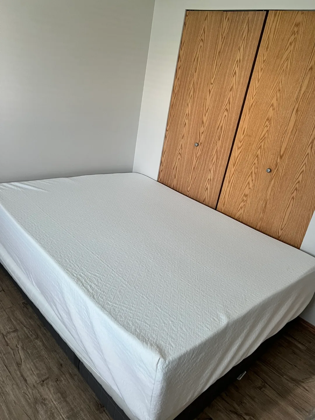 12 inch Queen Mattress thumbnail
