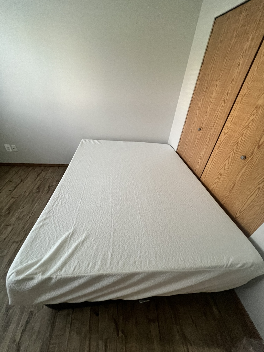 12 inch Queen Mattress - photo 3