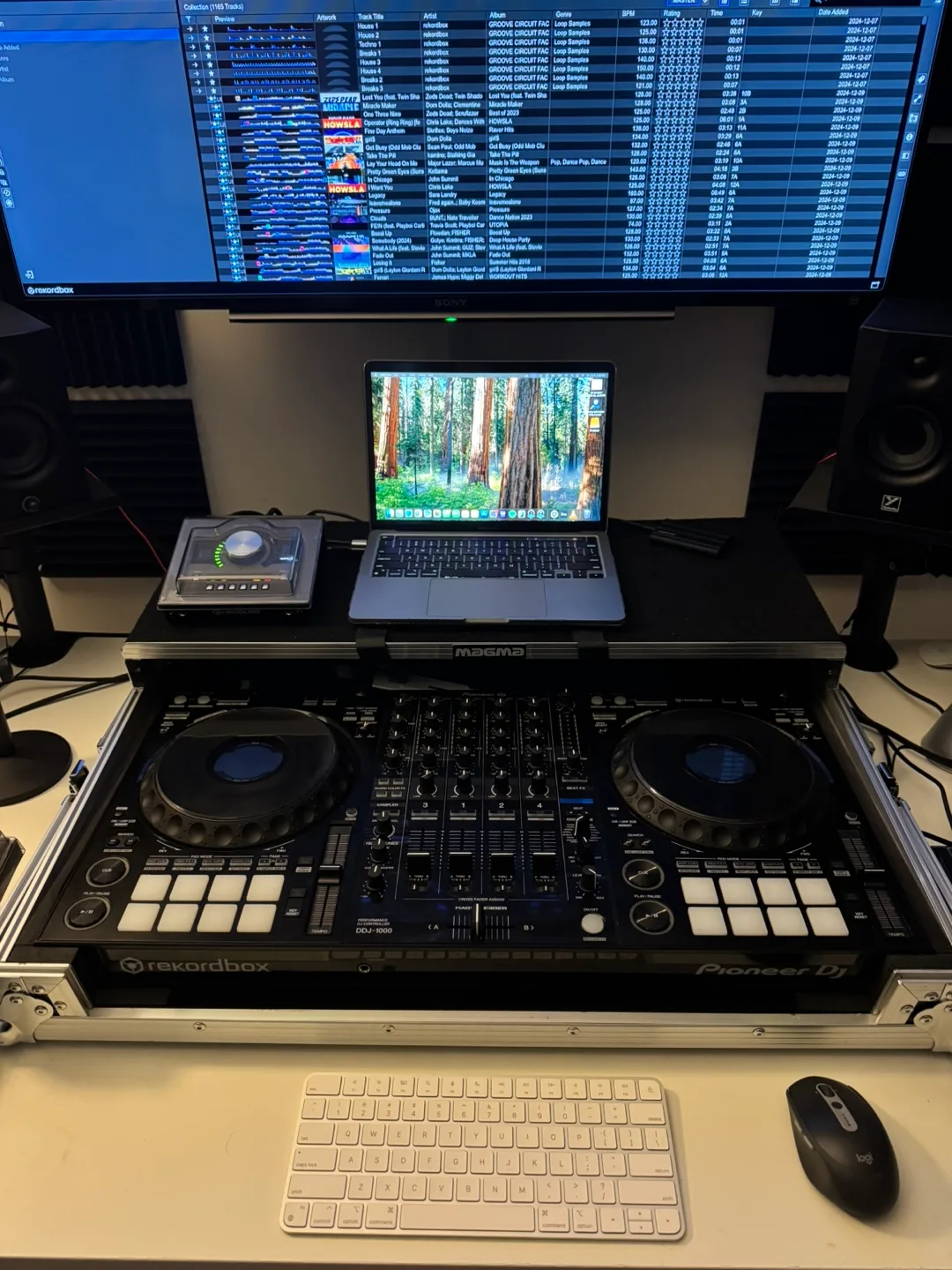 DDJ-1000 w/ flight case and decksaver thumbnail