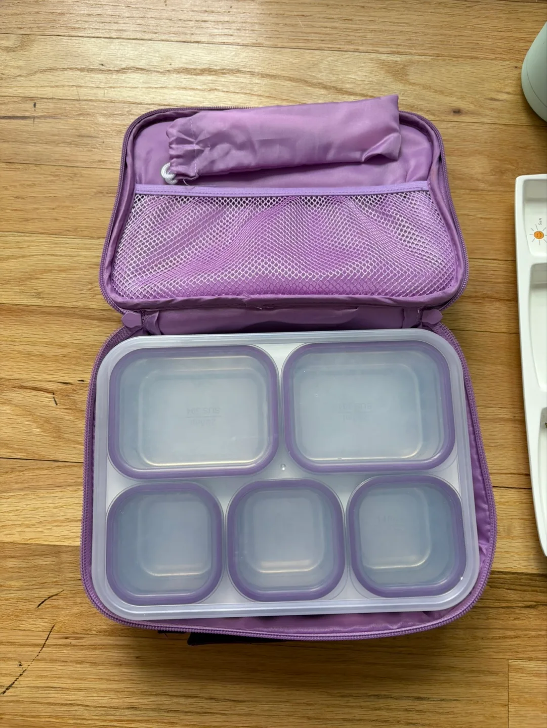 Purple Lunch Box with Containers for kids image indicator(4)