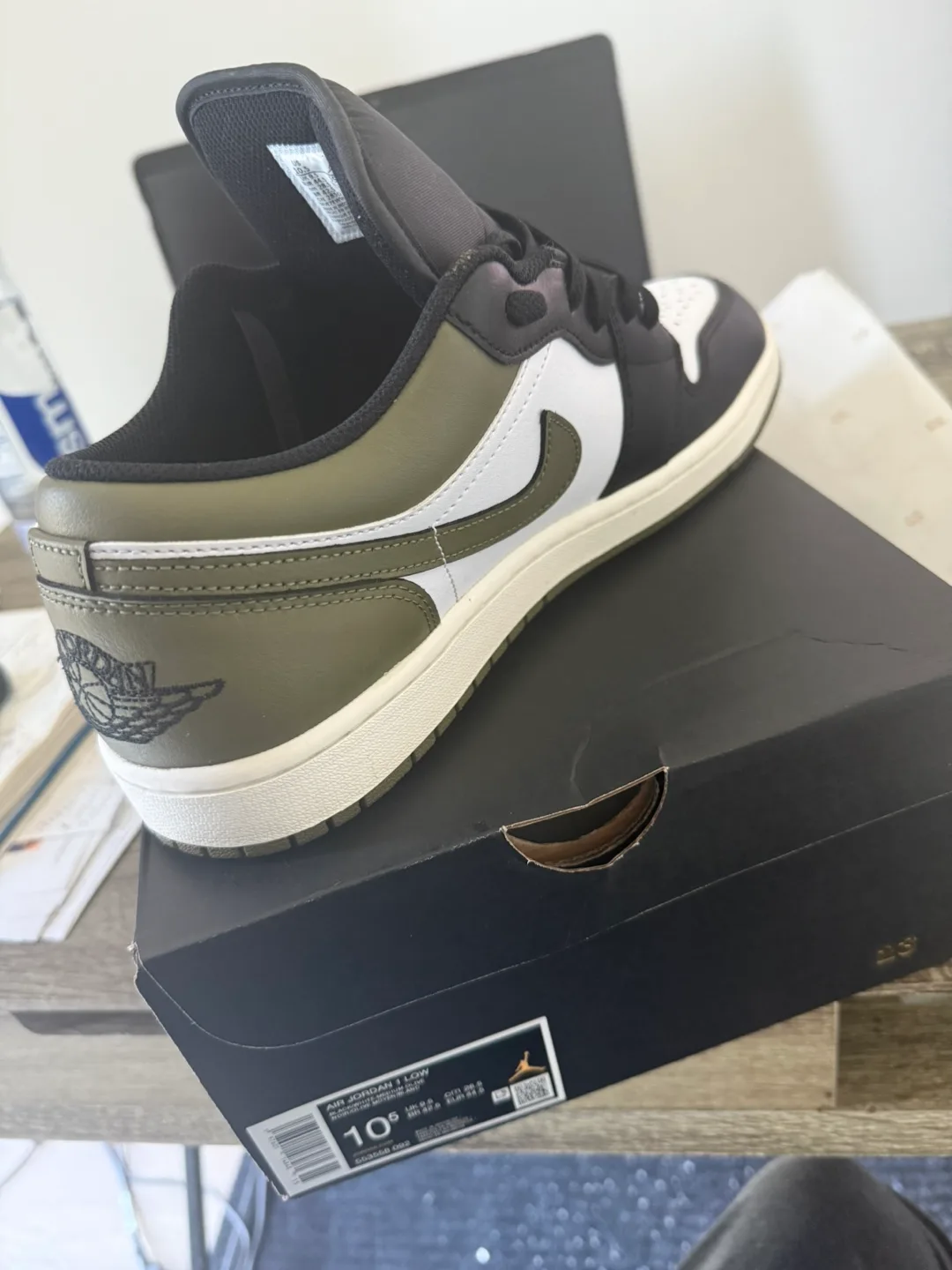 Air Jordan 1 Low image indicator(6)