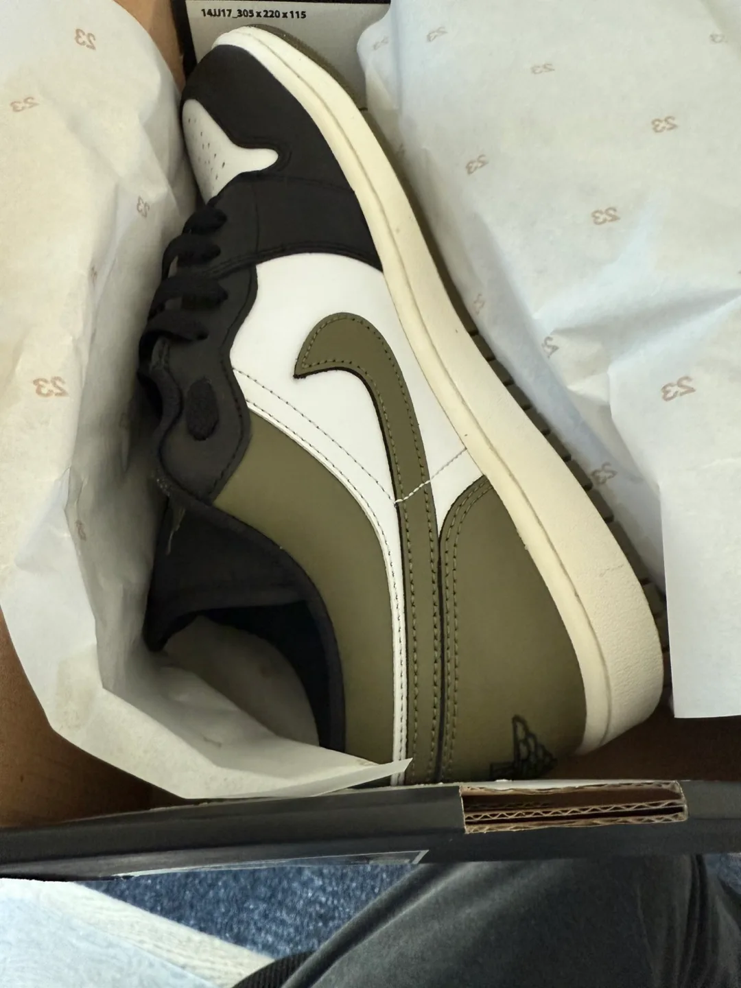 Air Jordan 1 Low image indicator(4)