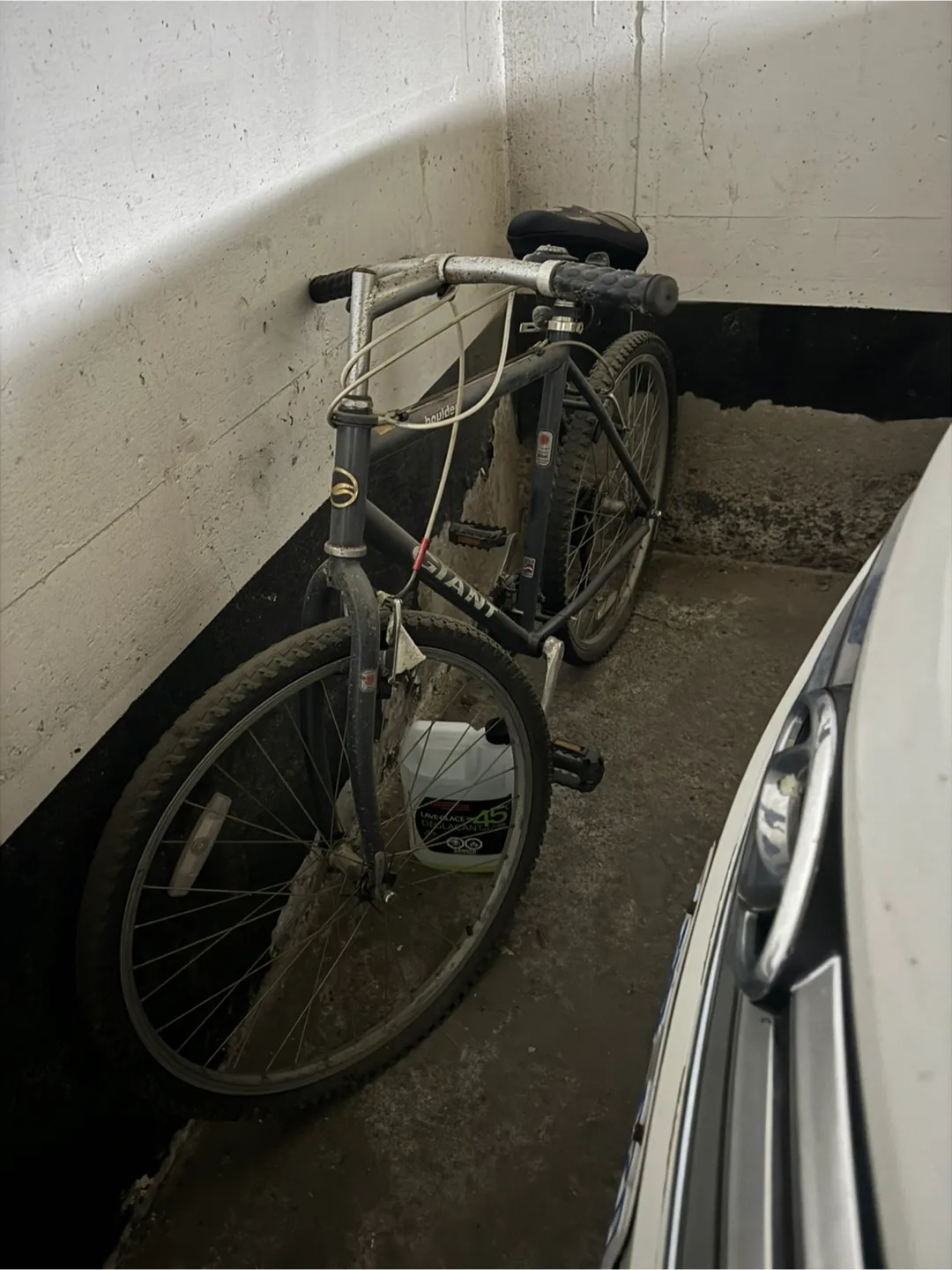 MUST GO: Giant Boulder Mountain Bike thumbnail