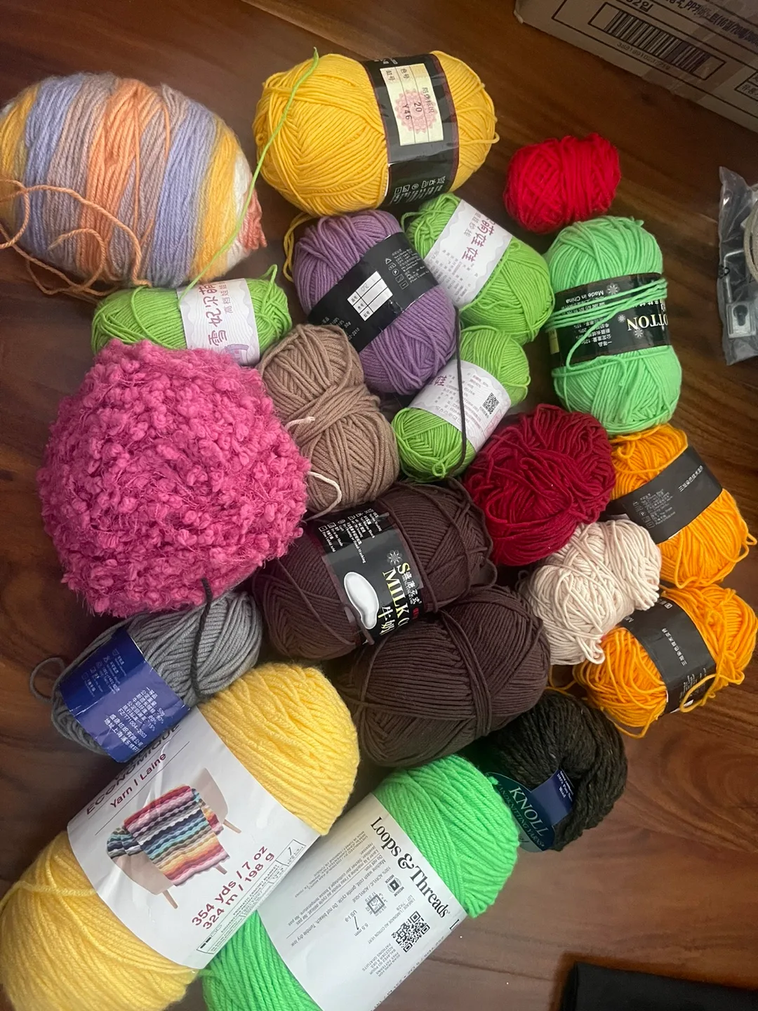 Yarn and Tote Bag Bundle. NEED GONE ASAP‼️ image indicator(2)