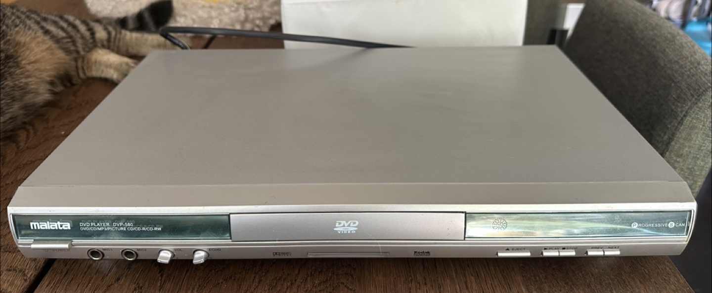 DVD/Karaoke machine (no remote)